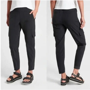 Athleta Black Chelsea Cargo Straight Leg Highrise Activewear Ankle Pants Size 12